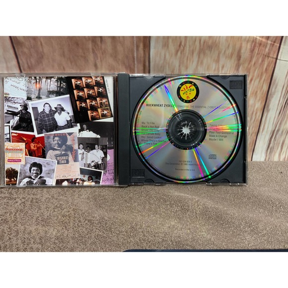 2000 Buckwheat Zydeco : Menagerie: Essential Zydeco Collection Audio Music CD - Picture 2 of 3